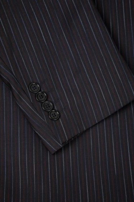 Товар черного цвета с внутренней стороны