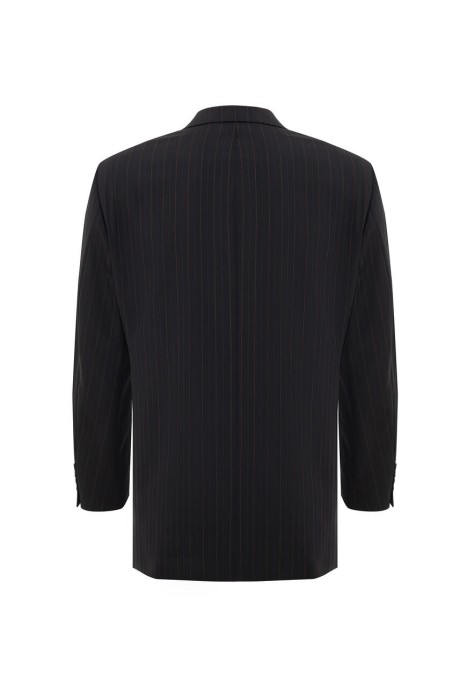 костюм  по цене 36000 руб вид справа