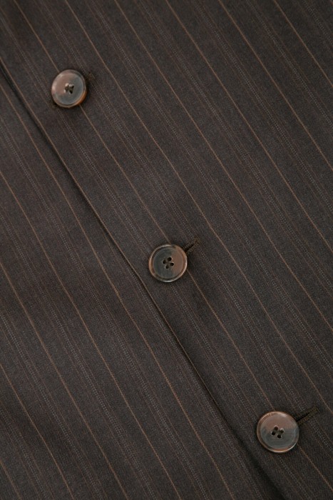 костюм  из шерсти спереди