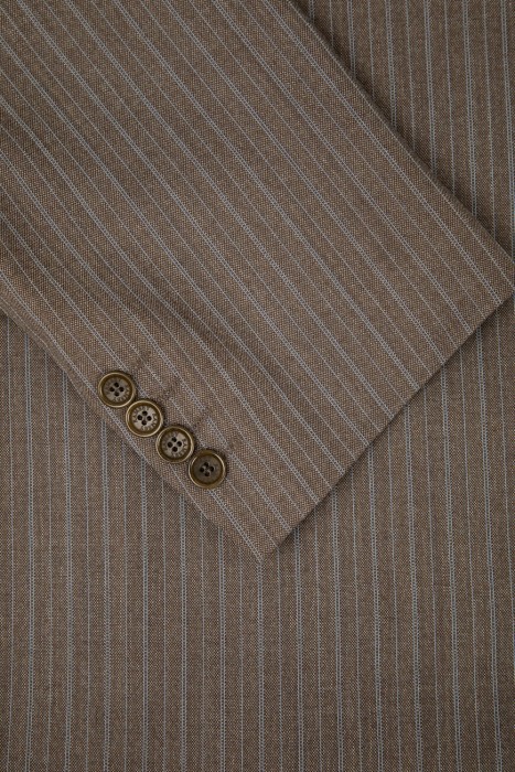 Товар коричневого цвета с внутренней стороны