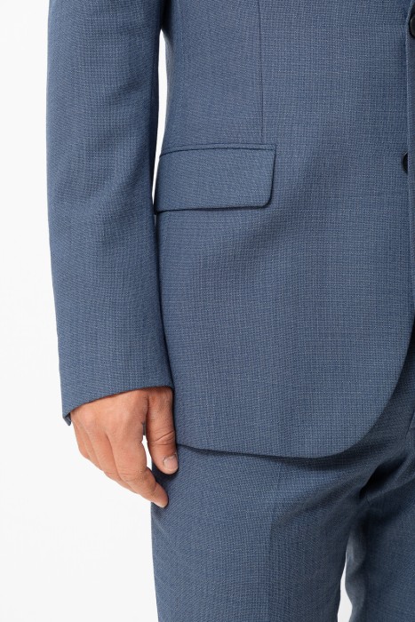 Товар синего цвета с внутренней стороны