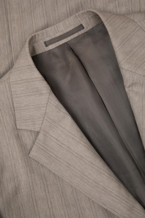 костюм  из шерсти спереди