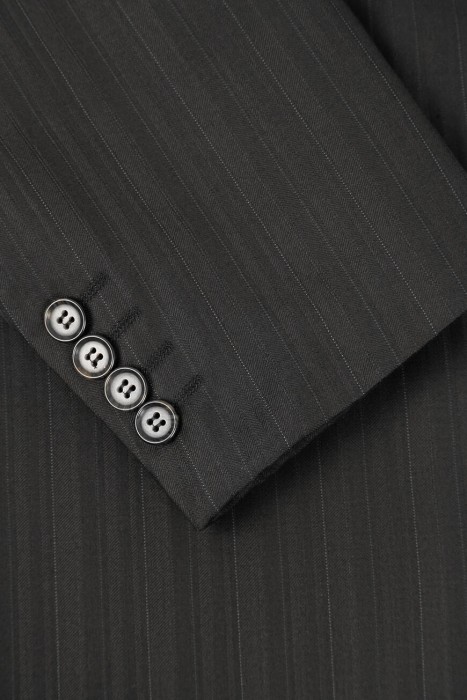 Товар коричневого цвета с внутренней стороны