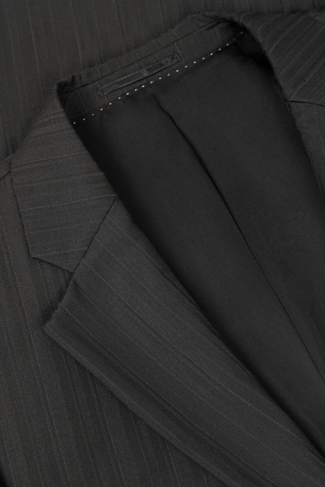 костюм  из шерсти спереди