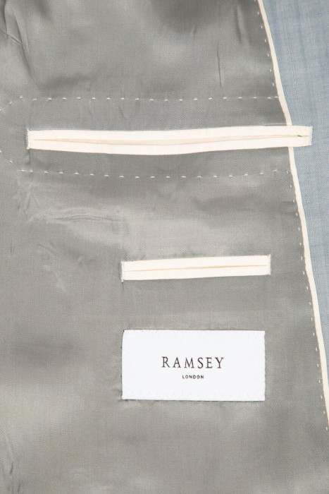 костюм  универсального стиля с лицевой стороны