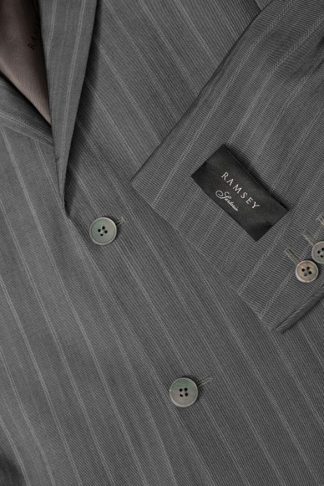 костюм  из шерсти спереди