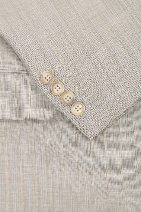 Товар бежевого цвета с внутренней стороны