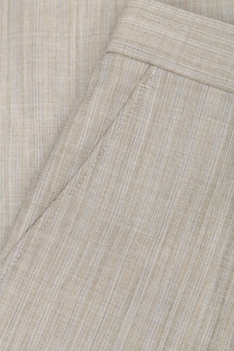 костюм  универсального стиля с лицевой стороны