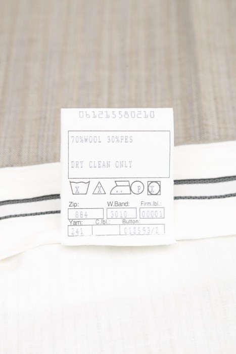 костюм  вид слева