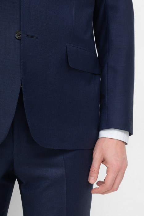 Товар синего цвета с внутренней стороны