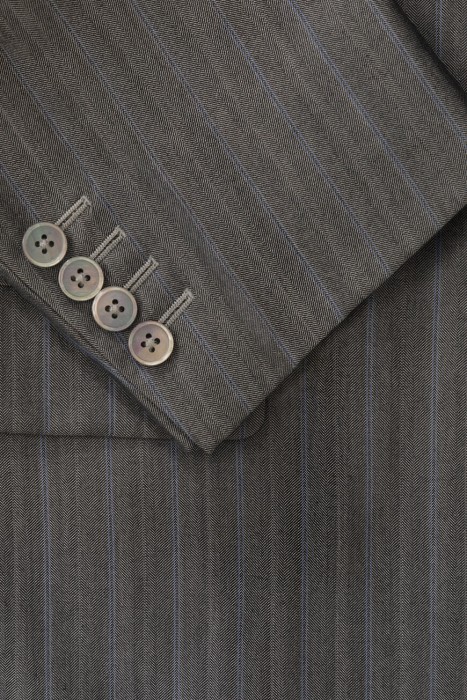 костюм  из шерсти спереди