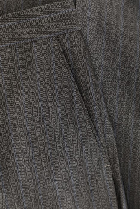 костюм  повседневного стиля с лицевой стороны