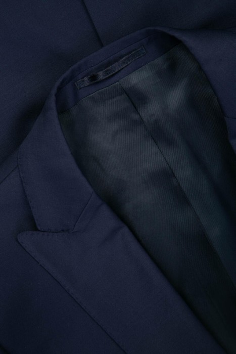 костюм  из шерсти спереди