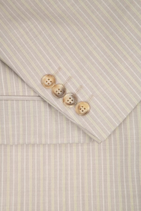 костюм  из шерсти спереди