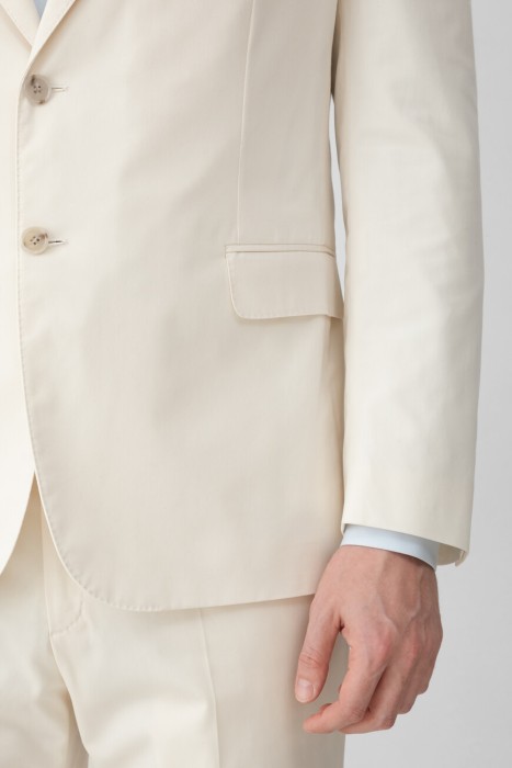 Товар белого цвета с внутренней стороны