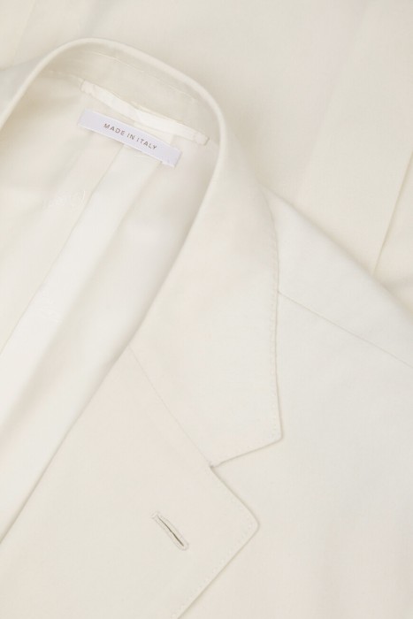 костюм  универсального стиля с лицевой стороны