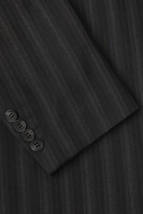 Товар черного цвета с внутренней стороны