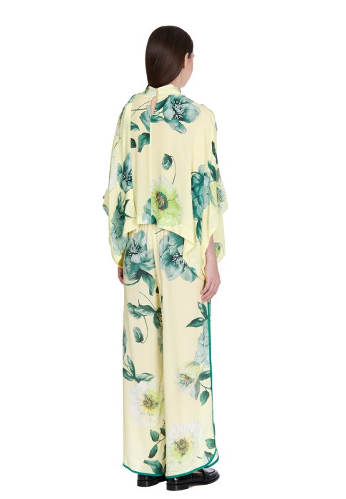 костюм  из проверенных материалов спереди