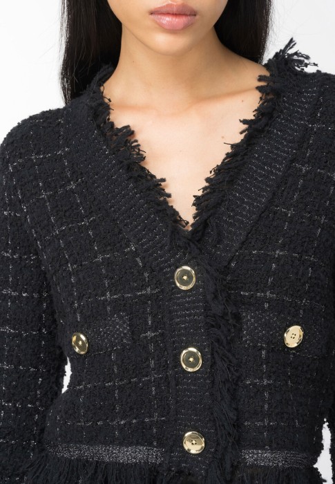 Товар черного цвета с внутренней стороны