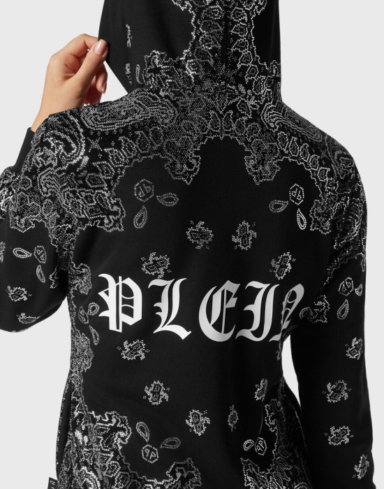 Товар черного цвета с внутренней стороны