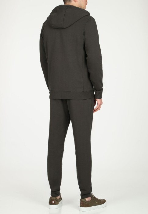 костюм  из проверенных материалов спереди