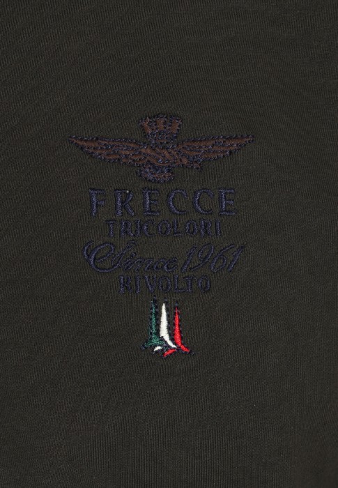 костюм  вид слева