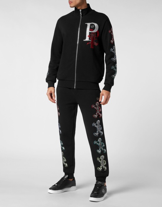 Товар черного цвета с внутренней стороны