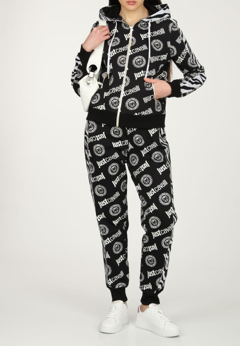 Товар черного цвета с внутренней стороны