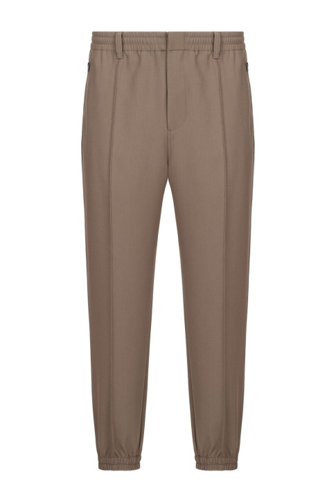 костюм  по цене 131900 руб вид справа