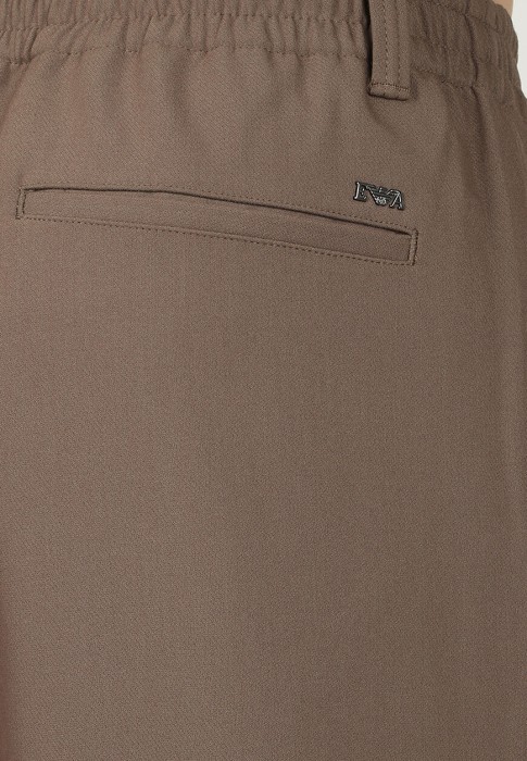 костюм  универсального стиля с лицевой стороны