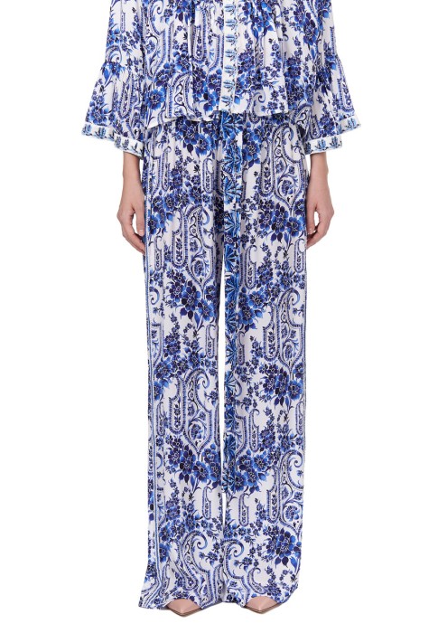 костюм  из проверенных материалов спереди