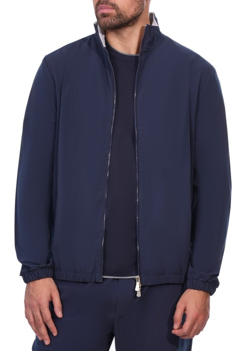 костюм  по цене 169900 руб вид справа