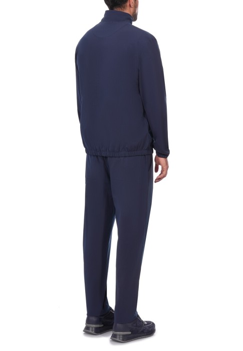 Товар синего цвета с внутренней стороны