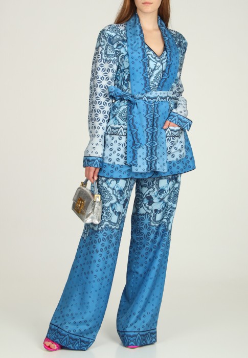 костюм  из италии вид сбоку