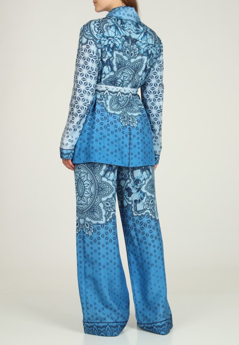 костюм  из проверенных материалов спереди