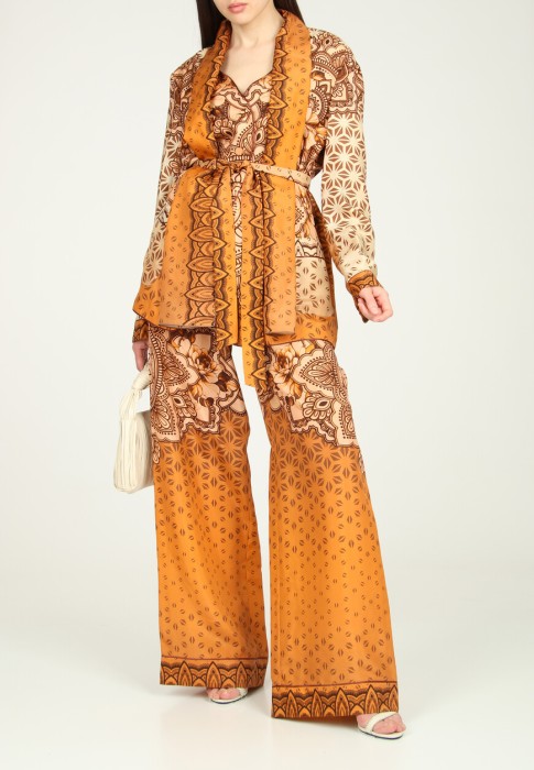 костюм  из италии вид сбоку