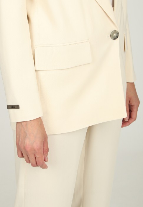 костюм  универсального стиля с лицевой стороны