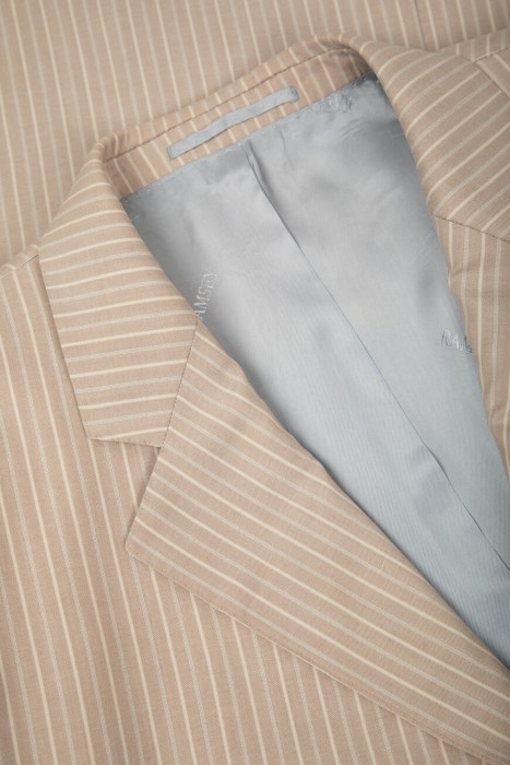 костюм  из шерсти спереди