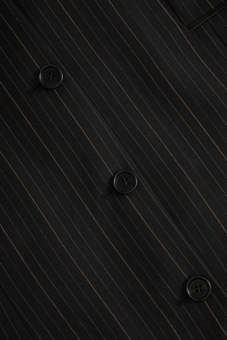 Товар черного цвета с внутренней стороны