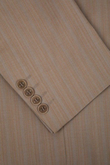 Товар бежевого цвета с внутренней стороны