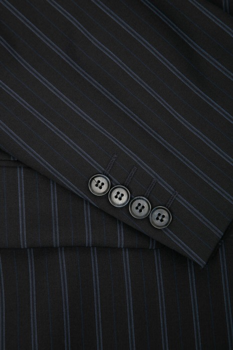 Товар черного цвета с внутренней стороны