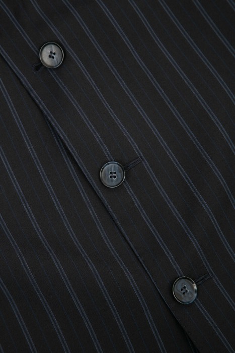 костюм  из шерсти спереди