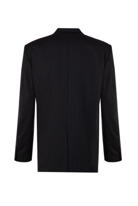 костюм  по цене 48000 руб вид справа