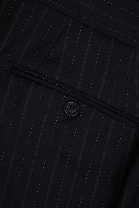 костюм  из шерсти спереди