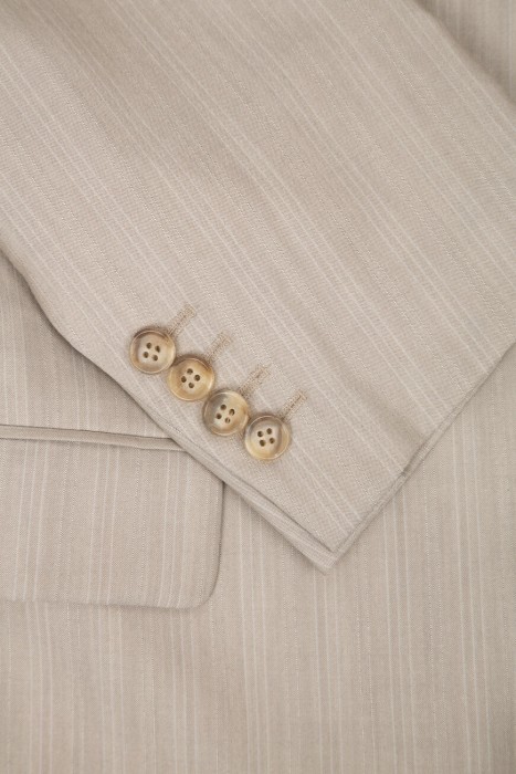 Товар бежевого цвета с внутренней стороны