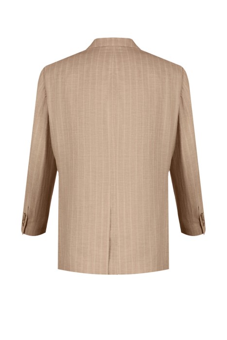 костюм  по цене 44000 руб вид справа