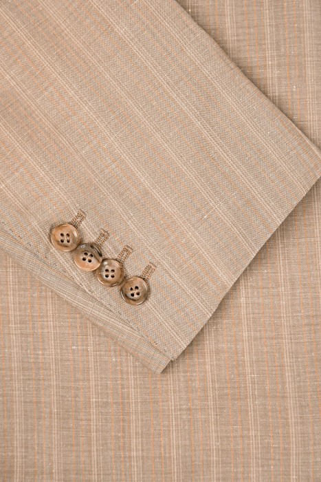 Товар бежевого цвета с внутренней стороны