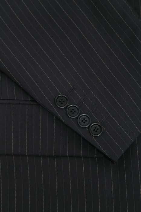 костюм  из шерсти спереди