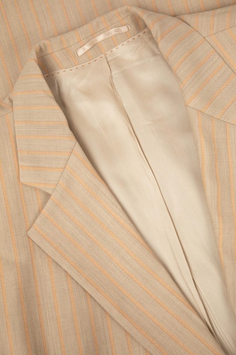 костюм  из шерсти спереди