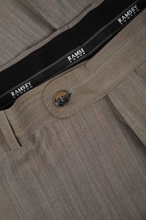 костюм  классического стиля с лицевой стороны